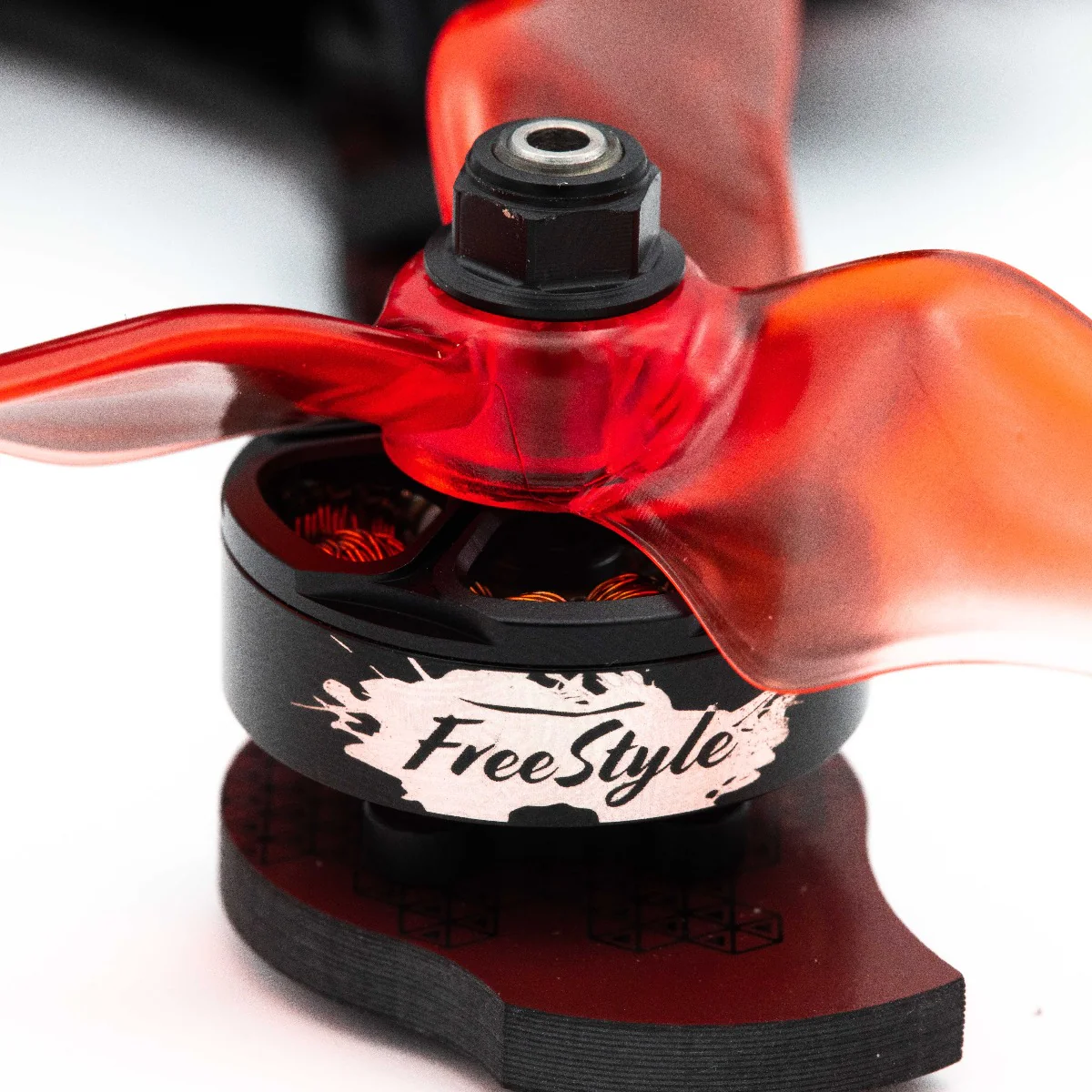 EMAX BUZZ Freestyle Racing BNF 1700kv 5-6s Frsky - Image 7